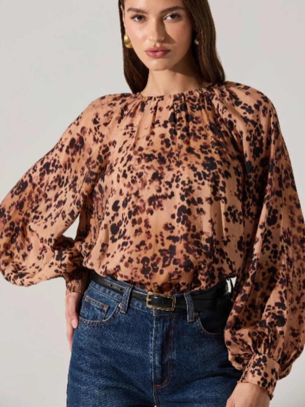 ASTR Reyen Leopard Balloon Sleeve Top